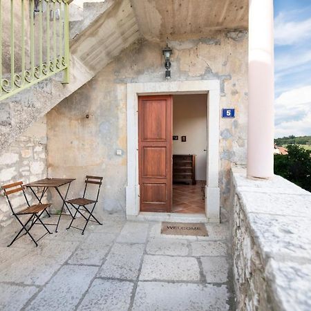 Old Town Studio And Apartment Vrsar Exterior foto