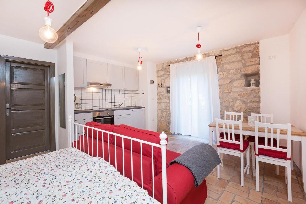 Old Town Studio And Apartment Vrsar Exterior foto